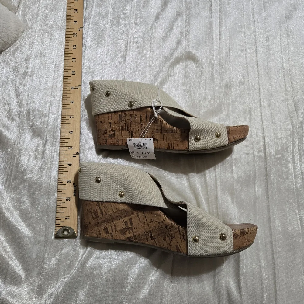 Elegant Cream Wedge Sandals NWT Size 7 1/2
